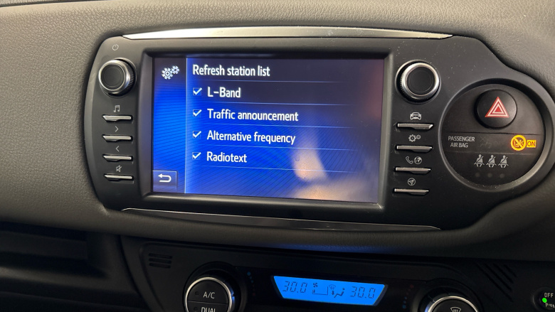 Toyota Yaris 1.5 Hybrid Icon Tech 5dr CVT Hybrid Hatchback